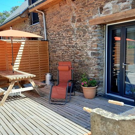 A La Memoire De Merlin & Spa Saint-Malon-sur-Mel Esterno foto