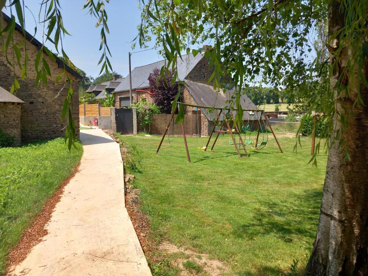 A La Memoire De Merlin & Spa Saint-Malon-sur-Mel Esterno foto